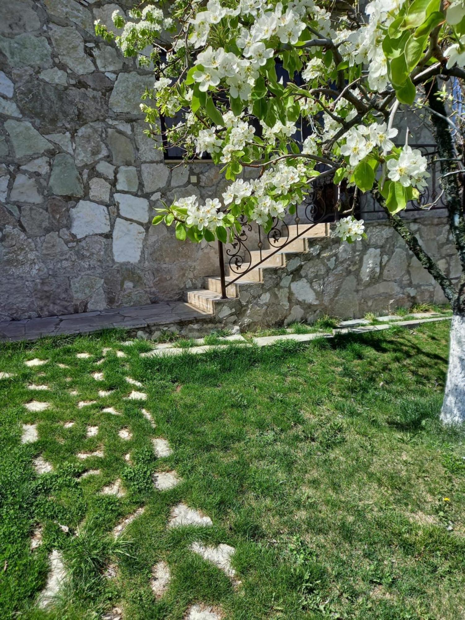 Guest House Ijevan'S Garden Zewnętrze zdjęcie